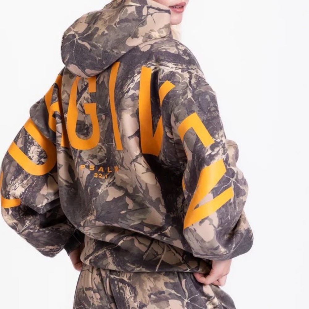 GLO Gods Love Overcomes Forgiven Fleece Hoodie Dark Camo Psalm 32:1 Small